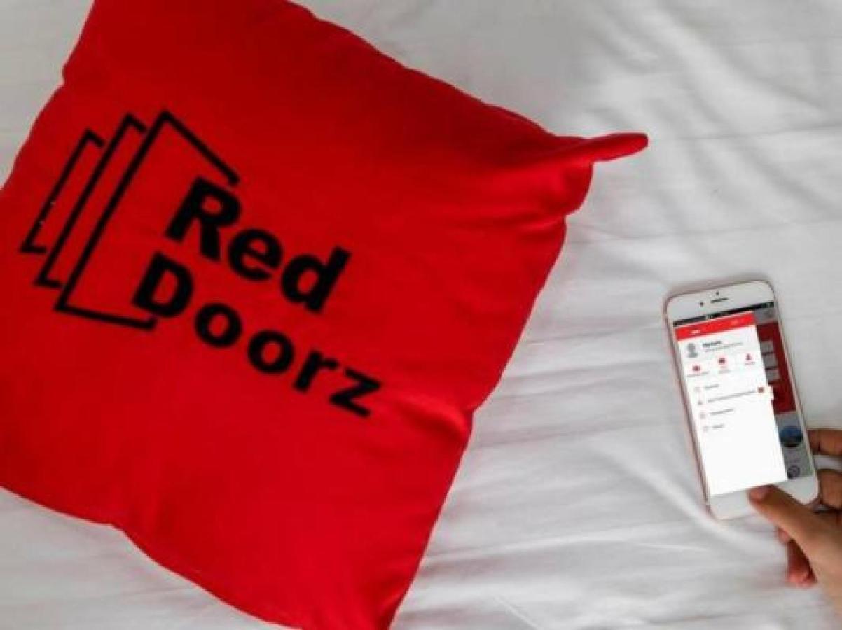 Reddoorz Near Cikampek Mall Karawang Hotel Exterior foto